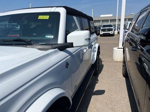 Used 2023 Ford Bronco Outer Banks image 7