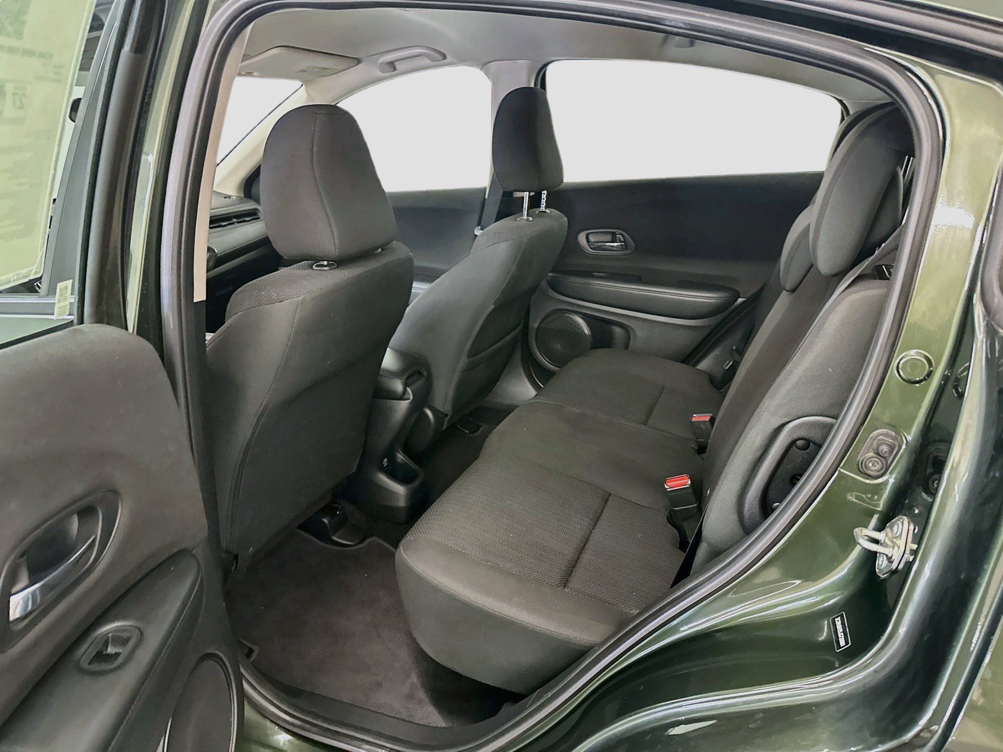 Used 2018 Honda HR-V LX image 28