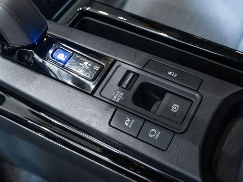 Used 2025 Toyota Prius LE image 23