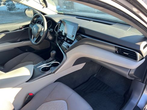 Used 2021 Toyota Camry LE image 16