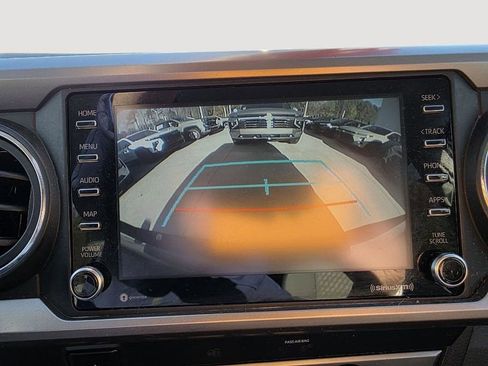 Used 2020 Toyota Tacoma SR5 image 17