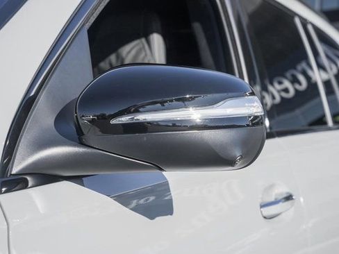 New 2026 Mercedes-Benz GLS 580 4MATIC image 17