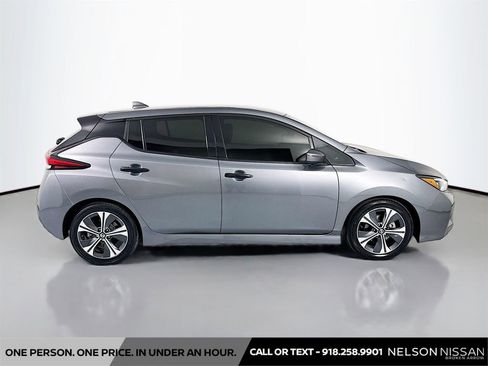 Used 2018 Nissan Leaf SL w/ SL Technology Package FWD image 4
