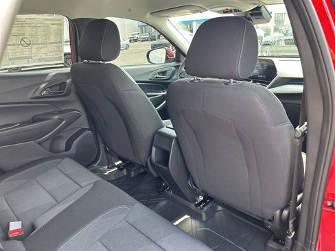 New 2026 Chevrolet Trax LS w/ LS Convenience Package FWD image 37