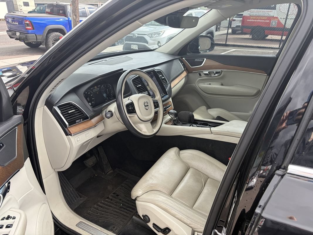 Used 2017 Volvo XC90 T6 Inscription w/ Vision Package AWD/4WD image 9