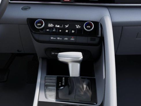 Used 2025 Hyundai Elantra Hybrid FWD image 16
