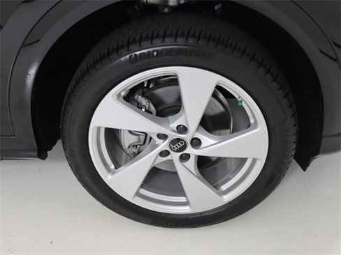 New 2025 Audi Q5 Premium Plus image 9