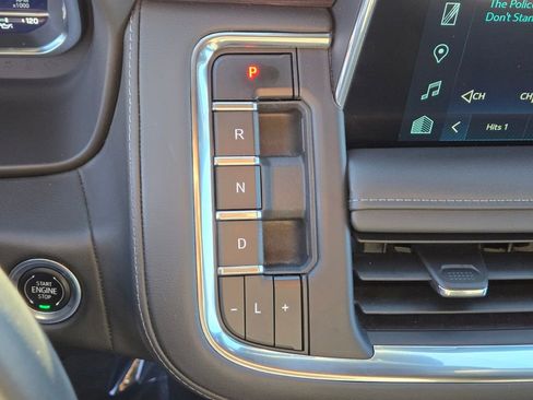 Used 2024 Chevrolet Suburban LT image 24