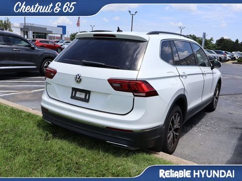 Used 2020 Volkswagen Tiguan SE w/ Panoramic Sunroof Package FWD image 22