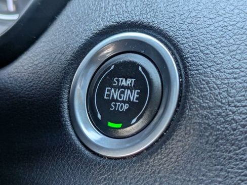Used 2019 Cadillac XT4 Luxury FWD image 31