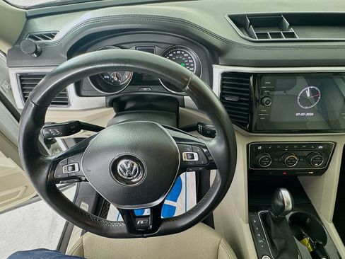 Used 2018 Volkswagen Atlas SEL w/ R-Line Package AWD/4WD image 13