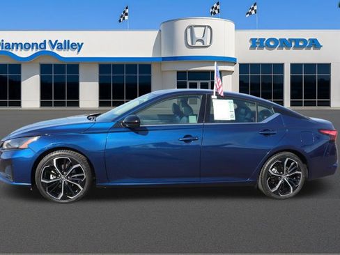 Used 2023 Nissan Altima 2.5 SR image 4