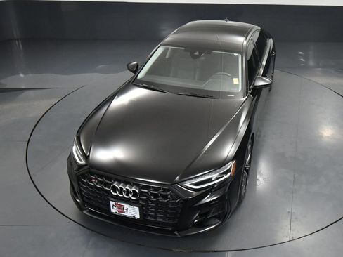 Used 2022 Audi S8 image 57