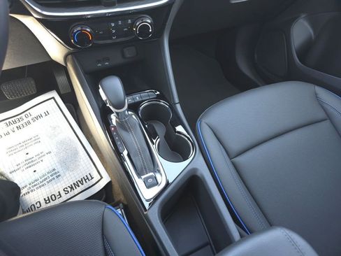 Used 2025 Buick Encore GX Sport Touring image 19