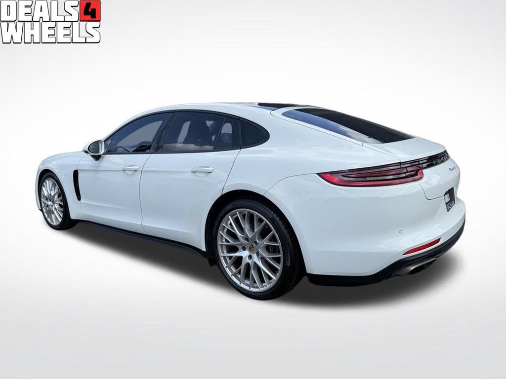 Used 2018 Porsche Panamera RWD image 3