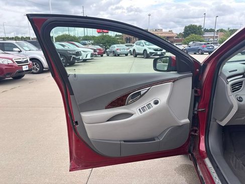 Used 2013 Buick LaCrosse Leather w/ Driver Confidence Package FWD image 9