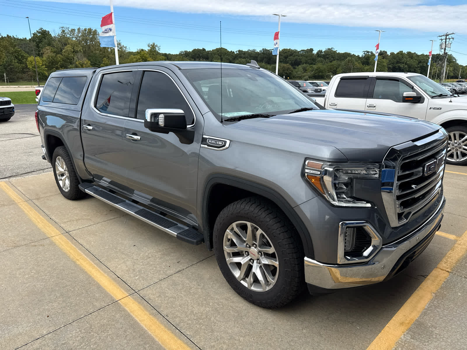 Used 2022 GMC Sierra 1500 SLT w/ SLT Premium Plus Package AWD/4WD image 3