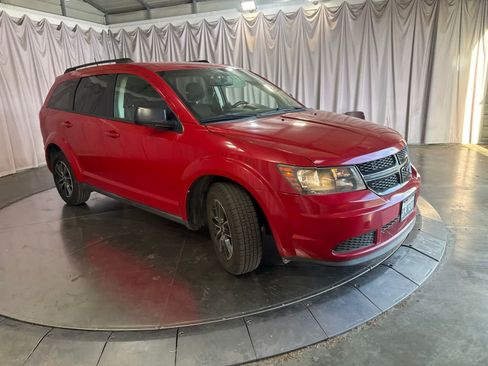 Used 2018 Dodge Journey SE w/ Popular Equipment Group FWD image 2