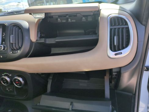 Used 2014 FIAT 500L Lounge image 28