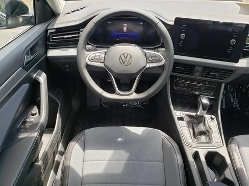 New 2026 Volkswagen Jetta SE FWD image 10
