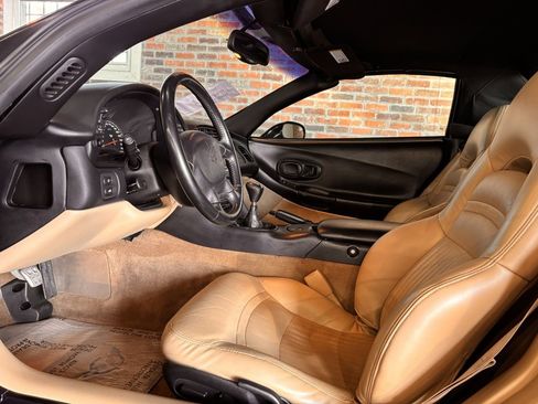 Used 2001 Chevrolet Corvette Convertible w/ Preferred Equipment Group2 image 7