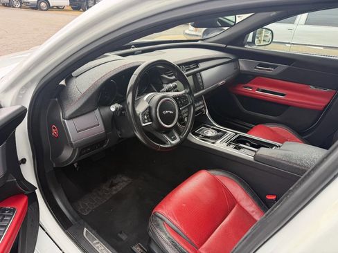 Used 2016 Jaguar XF R-Sport image 8