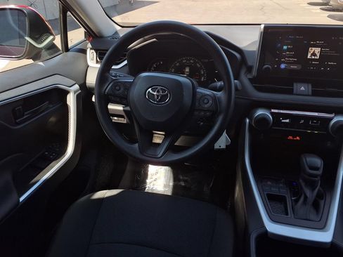 Certified 2025 Toyota RAV4 LE FWD image 24