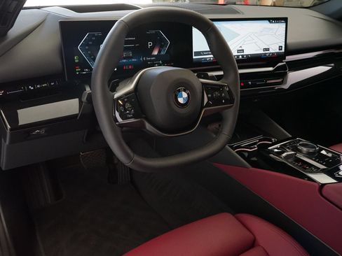 Used 2026 BMW 530i RWD image 2