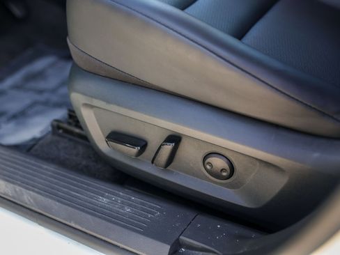 Used 2023 Nissan Rogue SV w/ SV Premium B Package image 11