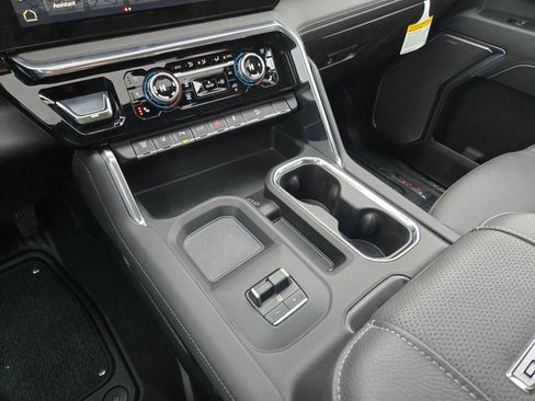 New 2025 GMC Sierra 2500 Denali w/ Denali Reserve Package image 34