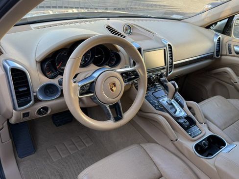 Used 2016 Porsche Cayenne image 6