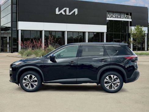 Used 2021 Nissan Rogue SV FWD image 3