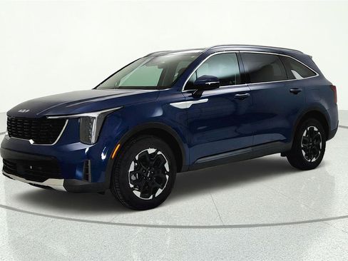 Used 2024 Kia Sorento S w/ Panoramic Sunroof Package AWD/4WD image 3