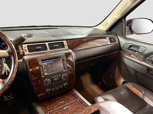 Used 2013 GMC Yukon XL Denali image 24