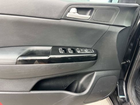 Used 2021 Kia Sportage S w/ S AWD Premium Package image 26