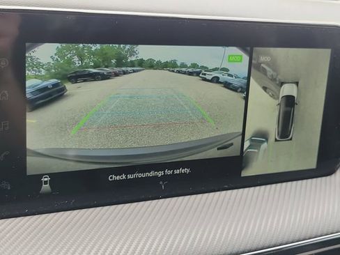 New 2025 Nissan Kicks SR image 12