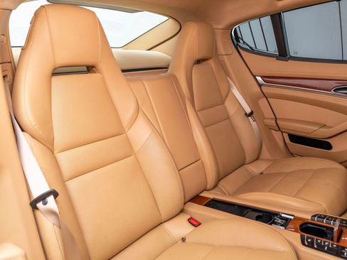 Used 2015 Porsche Panamera S w/ Premium Package Plus image 18