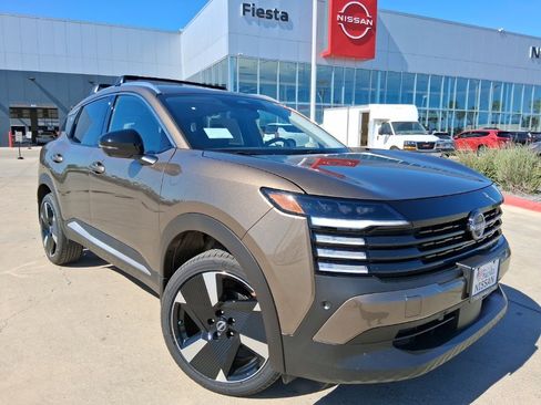 New 2026 Nissan Kicks SR image 1