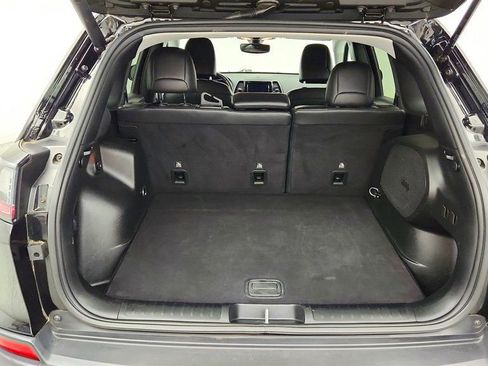 Used 2019 Jeep Cherokee Limited AWD/4WD image 22