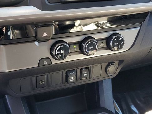 Used 2018 Toyota Tacoma SR5 image 25