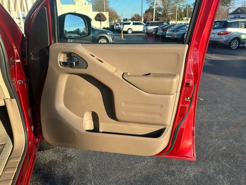 Used 2018 Nissan Frontier SV image 27