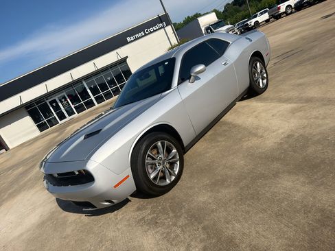 Used 2021 Dodge Challenger SXT AWD/4WD image 1