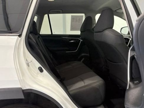 Used 2025 Toyota RAV4 XLE FWD image 24