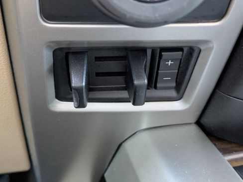 Used 2018 Ford F150 Lariat image 25