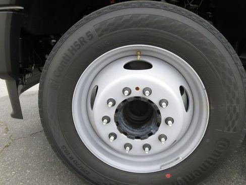 New 2024 Ford F450 XL w/ XL Chrome Package image 7