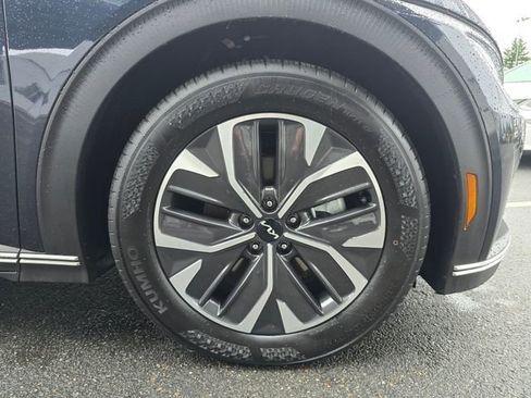 Certified 2024 Kia EV6 Light image 10