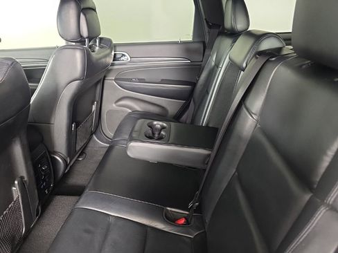 Used 2019 Jeep Grand Cherokee Limited image 31