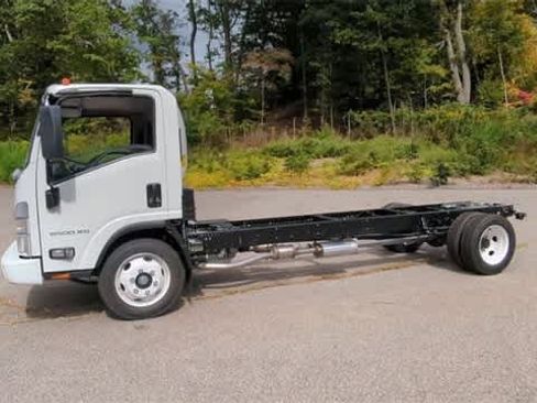 New 2025 Chevrolet Low Cab Forward 5500XG image 4