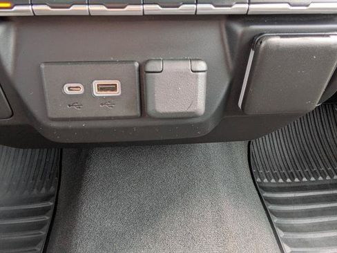 Used 2022 Chevrolet Silverado 1500 Custom RWD image 21