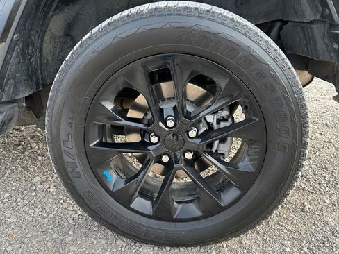 Used 2022 Jeep Wrangler Unlimited Sahara w/ Cold Weather Group image 12